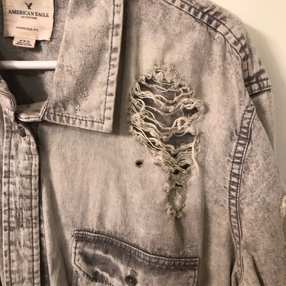 Distressed American Eagle oversized Button up - Picture 4 of 4